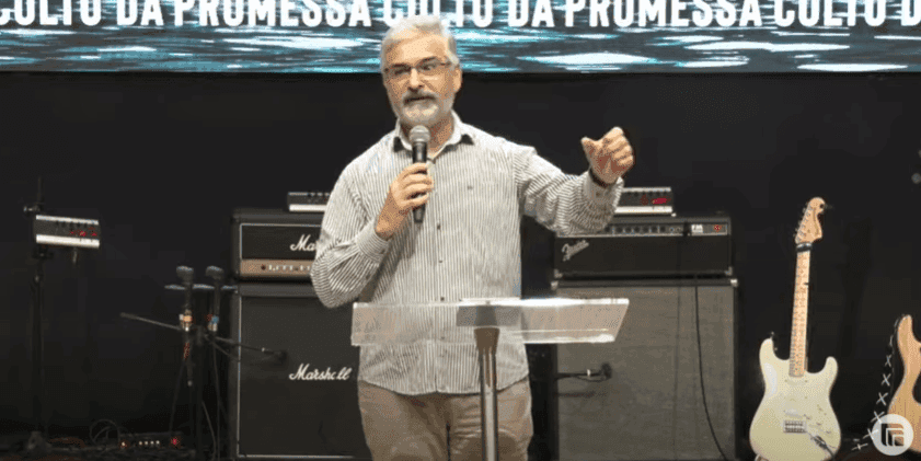 Saia da Multidão